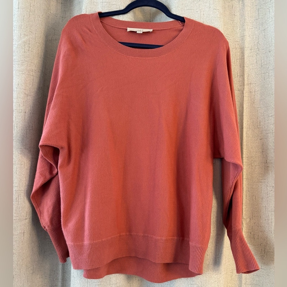 Loft oversized long sleeve sweater.Coral/Rose Color. Size XS. Soft.
